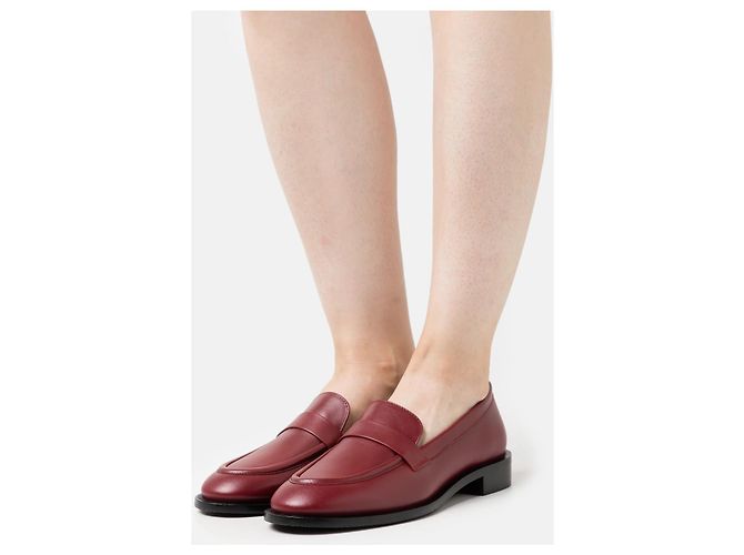 Mocassini Palmer Sleek Stuart Weitzman in pelle rosso scuro Bordò - vista 7