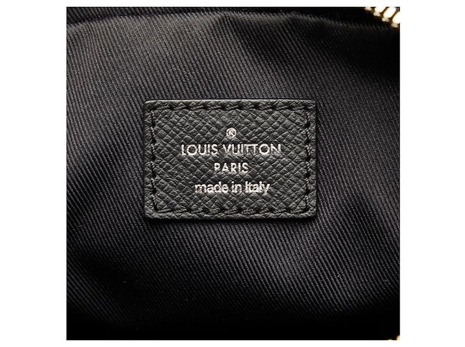 Bumbag Marsupio da esterno Taiga nero di Louis Vuitton - vista 6