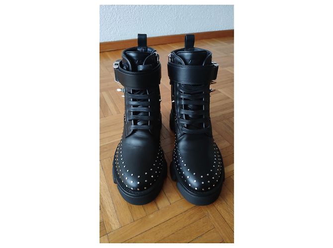 BOTAS GIVENCHY TERRA DE PIEL CON HEBILLA 4sol Negro - vista 3