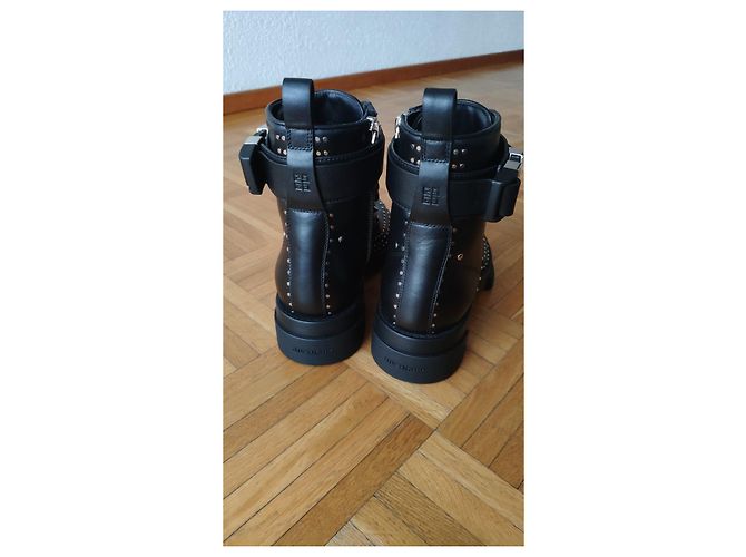 BOTAS GIVENCHY TERRA DE PIEL CON HEBILLA 4sol Negro - vista 4
