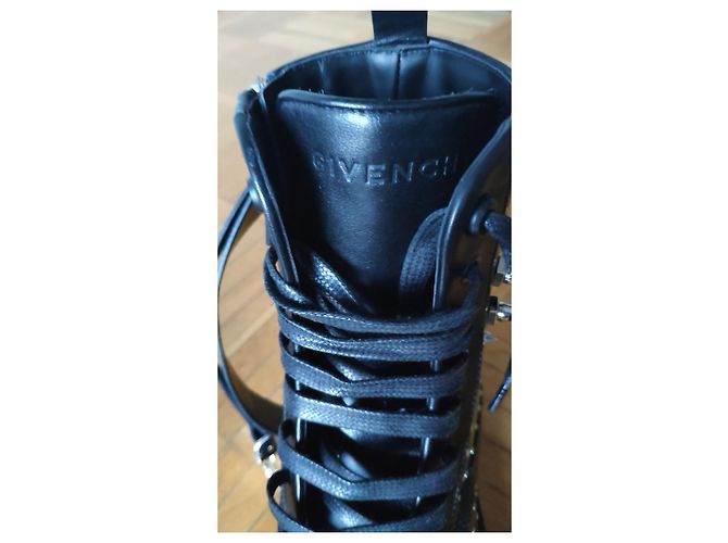 BOTAS GIVENCHY TERRA DE PIEL CON HEBILLA 4sol Negro - vista 8