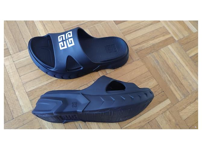 GIVENCHY SANDALI PIATTI MARSHMALLOW IN GOMMA Nero - vista 7