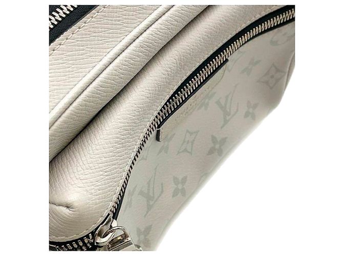 Bumbag Marsupio da esterno Taigarama con monogramma bianco Louis Vuitton - vista 11