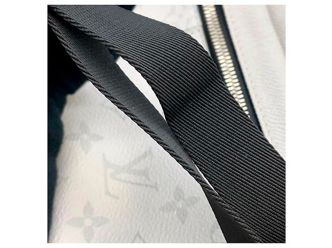 Bumbag Marsupio da esterno Taigarama con monogramma bianco Louis Vuitton - vista 15