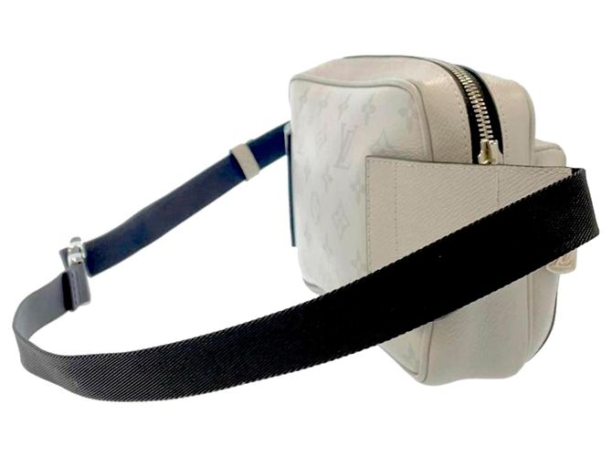 Bumbag Marsupio da esterno Taigarama con monogramma bianco Louis Vuitton - vista 2