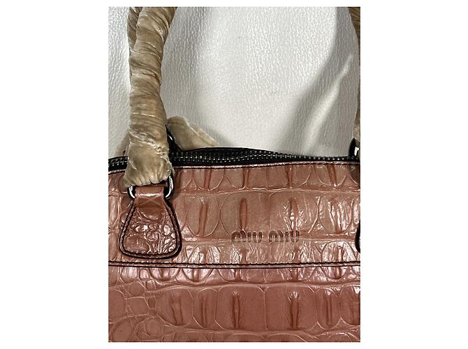 Bolsa Miu Miu em couro de crocodilo com relevo e fecho de correr Rosa - vista 2