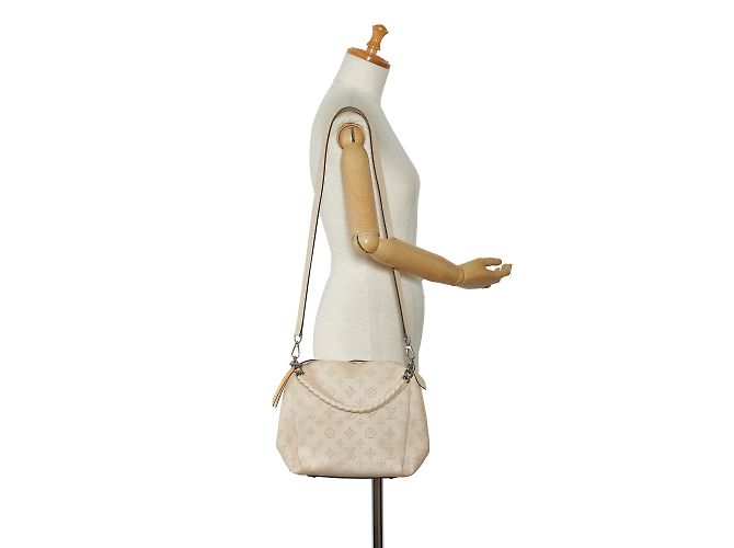 Borsa Louis Vuitton Monogram Mahina Babylone con catena BB beige - vista 10