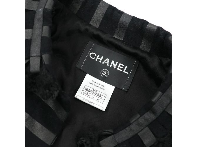 CHANEL - Kaschmirjacke mit Peter-Pan-Kragen (Größe 34) Schwarz - Ansicht 8