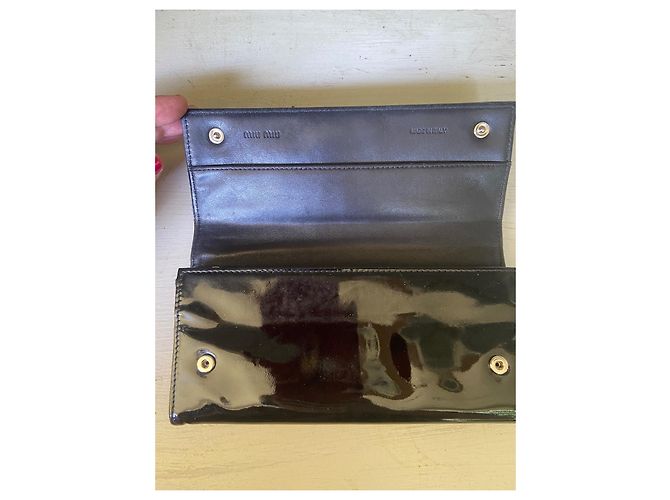 Cartera Miu Miu de charol negro - vista 6