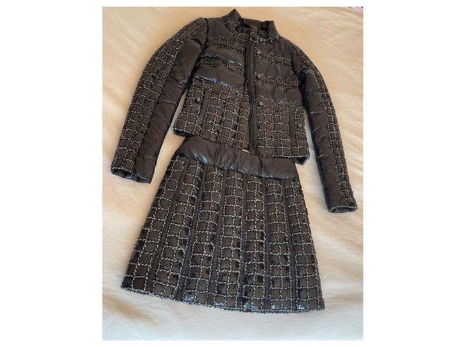 Completo Giacca e Gonna Chanel Nero Lana e Paillettes - vista 2