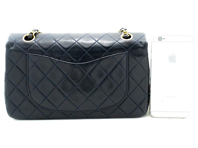 CHANEL NAVY Patta classica foderata 9"Borsa a tracolla con catena Pelle di agnello Blu navy - vista 3