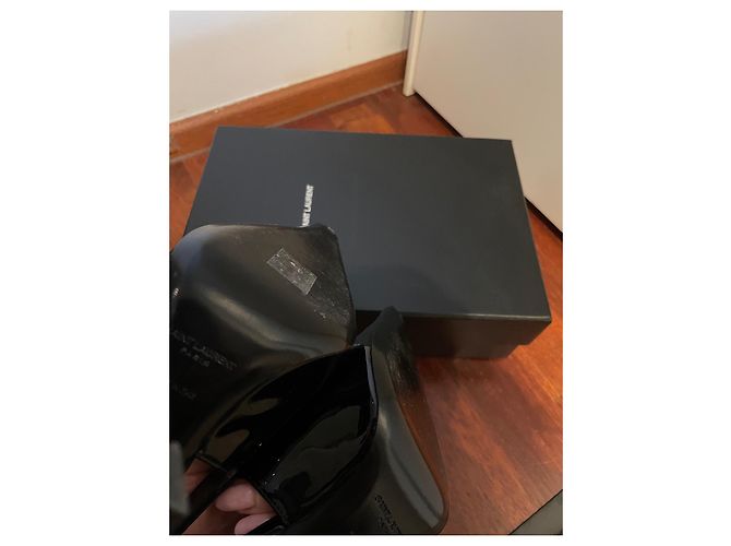 Décolleté Saint Laurent Lee slingback in vernice nero - vista 4