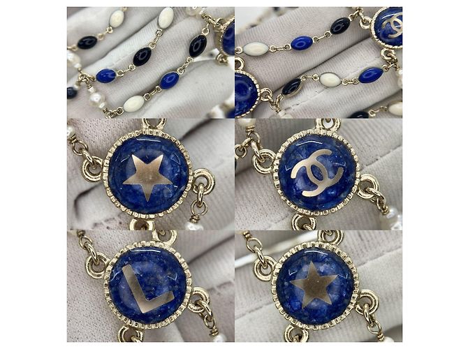 Chanel CC A19Etichetta con collana di perle blu e cristalli con logo C - vista 12