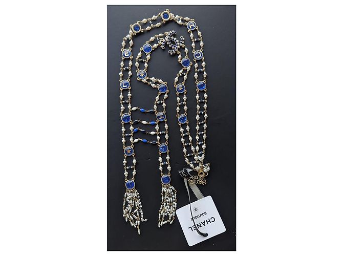 Chanel CC A19Etichetta con collana di perle blu e cristalli con logo C - vista 3