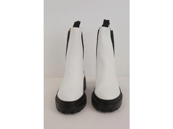 Autre Marque Pete Sorensen White Leather Ankle Boots - view 2