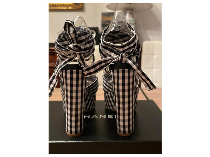 Twin Set Hohe TWINSET-Sandalen mit weiß-schwarzen Vichy-Karos - Ansicht 4