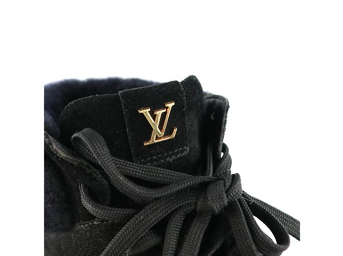 LOUIS VUITTON - Sneakers alte in camoscio e lana nera (T38) Nero - vista 4