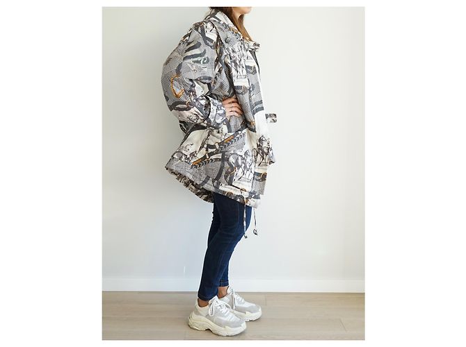 Abrigo Acolchado Givenchy Estampado Ecuestre Gris Oro Blanco Multicolor - vista 2