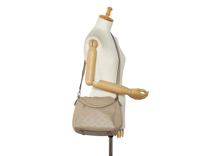 Taupefarbene BB-Tasche mit Louis Vuitton-Monogramm Mahina Babylone Chain - Ansicht 9