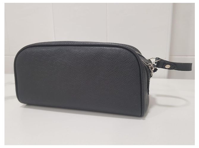 Louis Vuitton Ivan pochette Trousse borsa toilette. Nero - vista 3