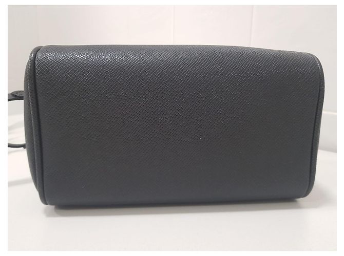 Louis Vuitton Ivan pochette Trousse borsa toilette. Nero - vista 5