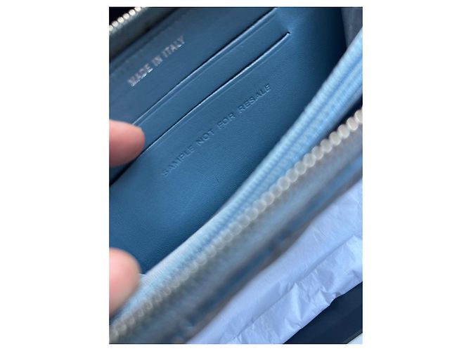 Tarjetero Chanel acolchado de piel de cordero azul claro - vista 6
