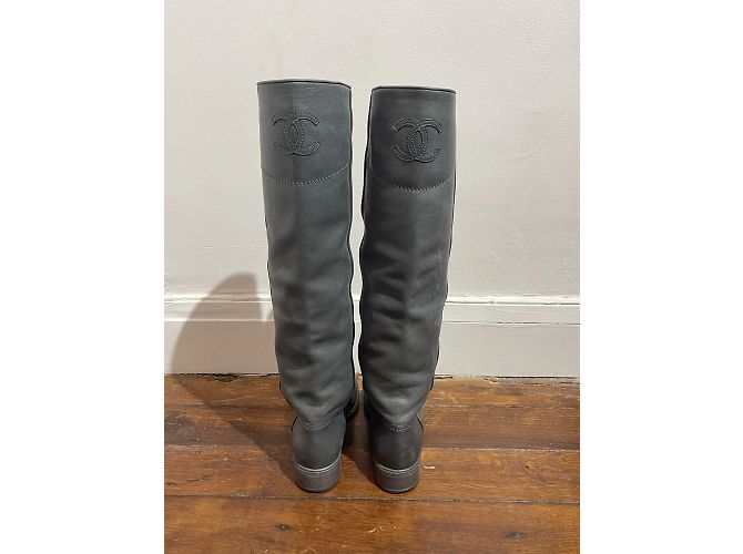 Botas CHANEL T.EU 36 Cuero Gris - vista 2