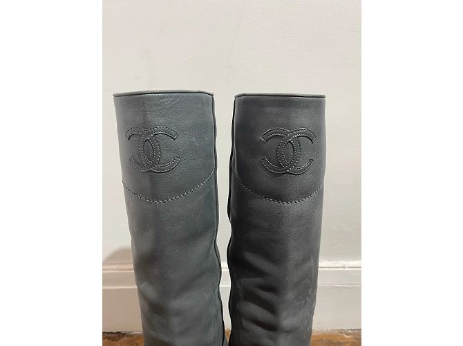 Botas CHANEL T.EU 36 Cuero Gris - vista 3
