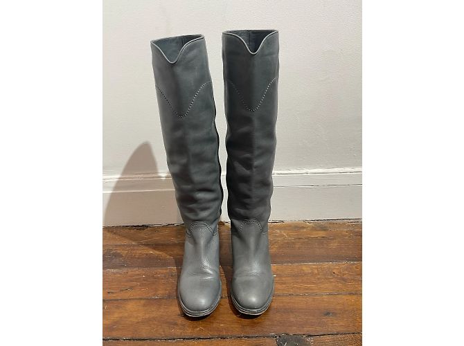 Botas CHANEL T.EU 36 Cuero Gris - vista 4