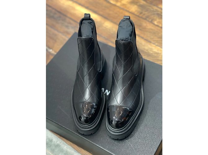 CHANEL Botines T.UE 38.5 Cuero Negro - vista 2