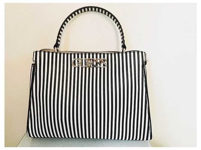 GUESS Uptown Chic Stripe weiße Tasche/Neues Schwarz - Ansicht 11