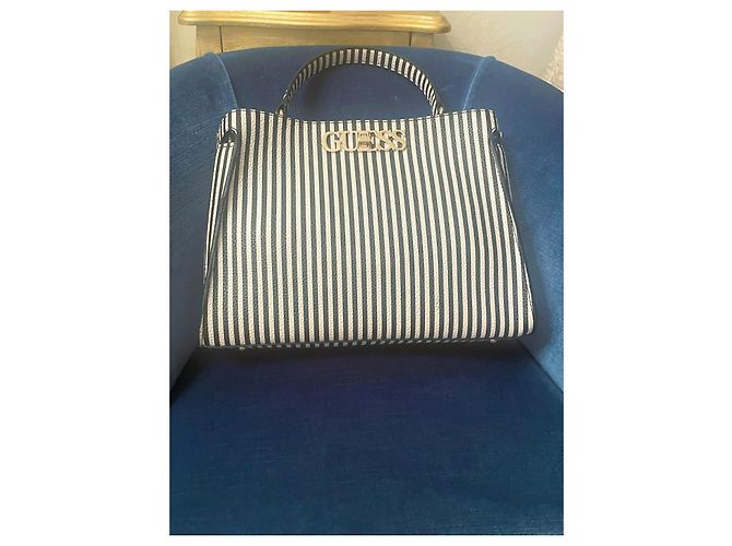 GUESS Uptown Chic Stripe weiße Tasche/Neues Schwarz - Ansicht 7
