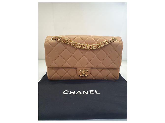 Bolsa Chanel de couro acolchoado cor camelo - vista 10