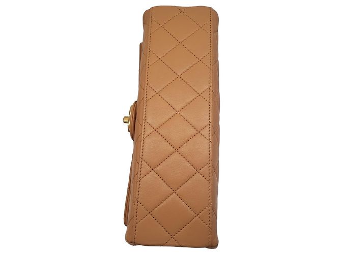 Bolsa Chanel de couro acolchoado cor camelo - vista 3