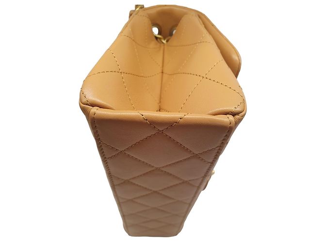 Bolsa Chanel de couro acolchoado cor camelo - vista 5