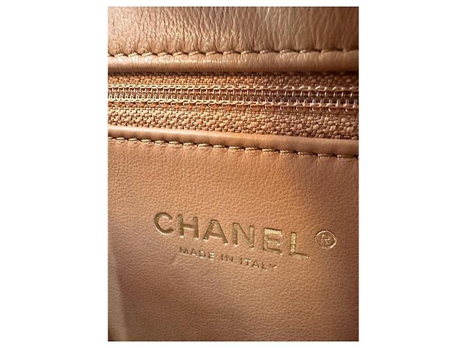 Bolsa Chanel de couro acolchoado cor camelo - vista 8
