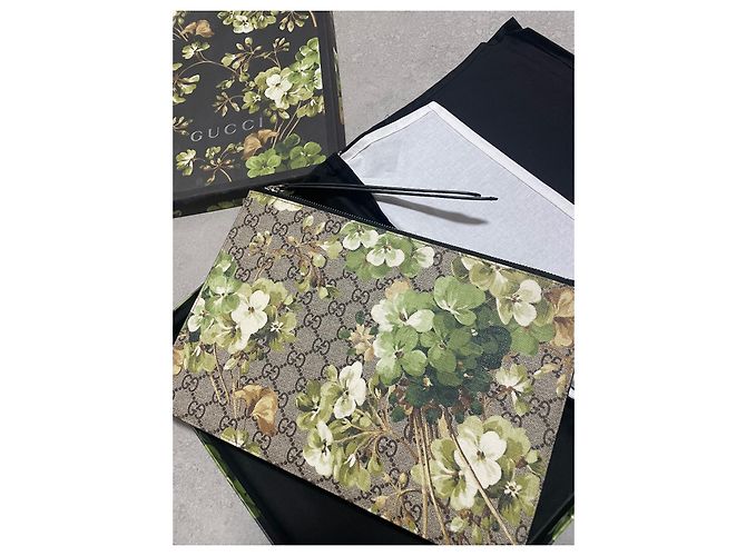 Pochette con zip Gucci GG Supreme Blooms Beige - vista 2