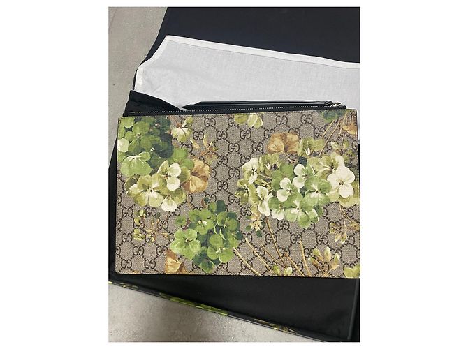 Pochette con zip Gucci GG Supreme Blooms Beige - vista 6
