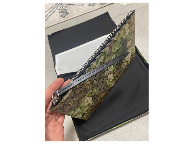Pochette con zip Gucci GG Supreme Blooms Beige - vista 8