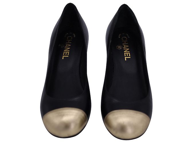 Classique Escarpins compensés Chanel Cap-Toe en cuir noir - vue 2