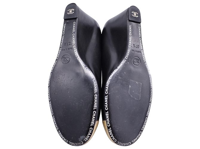 Classique Escarpins compensés Chanel Cap-Toe en cuir noir - vue 5