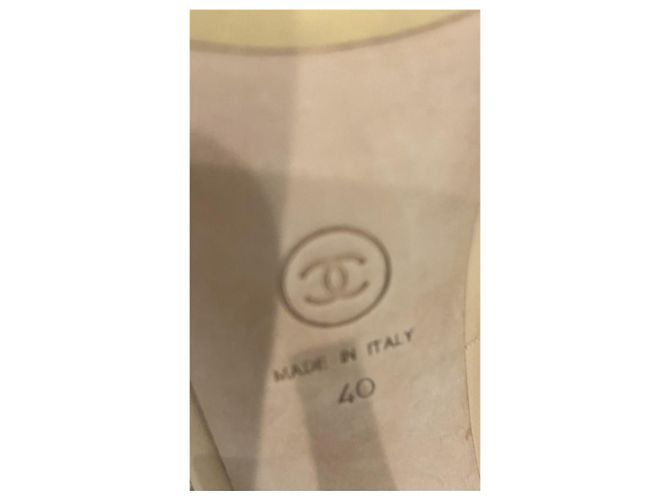 Décolleté Chanel in pelle beige - vista 5