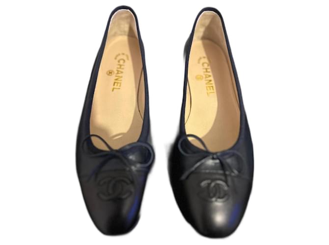 Chanel Ballet flats Navy blue Leather ref.1161885 - Joli Closet