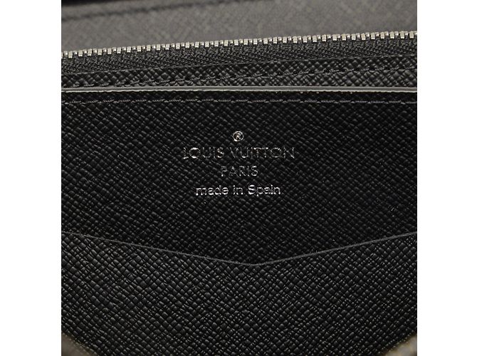 LOUIS VUITTON Small bags, wallets & cases Zippy XL Black - view 7