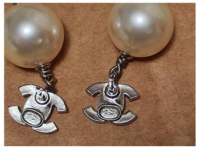Orecchini Chanel con strass e perla pendente Grigio antracite - vista 2