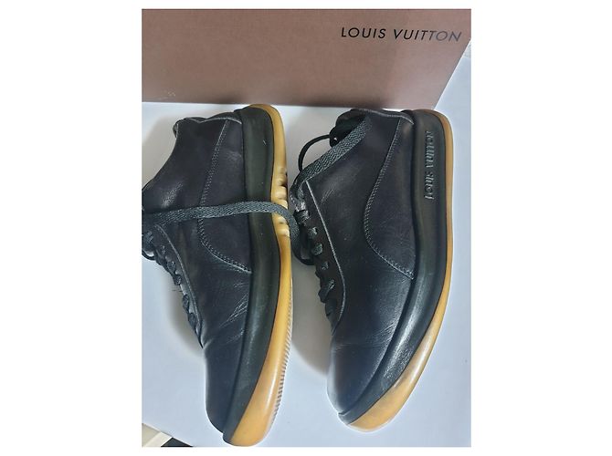 Louis Vuitton Derbie Scarpe Stringate Nere in Pelle Nero - vista 5