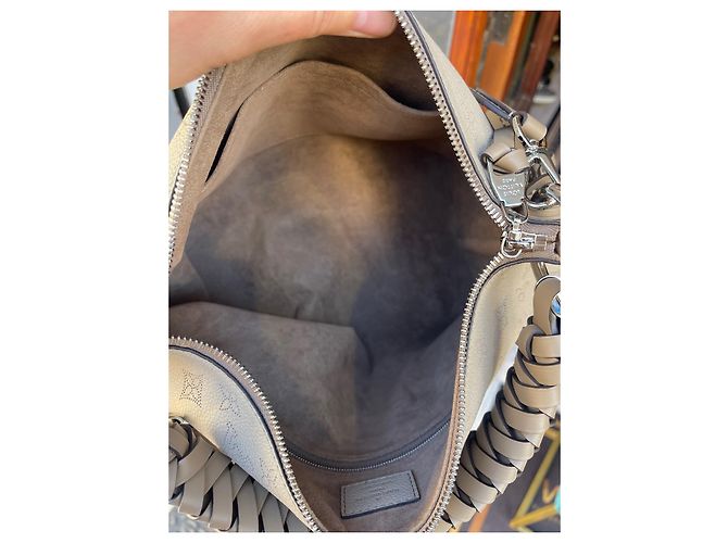 Louis Vuitton M56084 Hobo BeabourgMM Taupe - vista 3