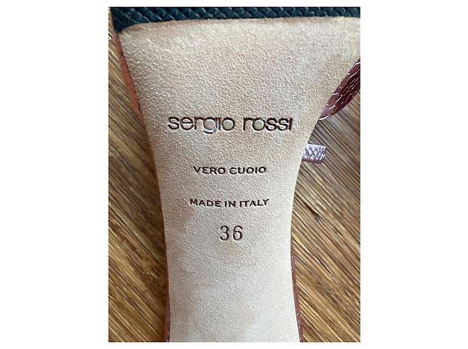 Sergio Rossi Godiva Slingbacks en cuir martelé rose clair - vue 8