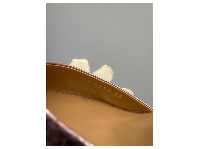 Sergio Rossi Godiva Slingbacks en cuir martelé rose clair - vue 9