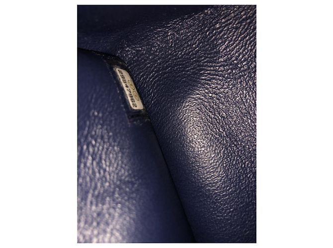 Chanel 2019 MINI VELLUTO BLU TRAPUNTATO 2.55 Reissue 224 borsa con patta Blu navy Gold hardware - vista 13